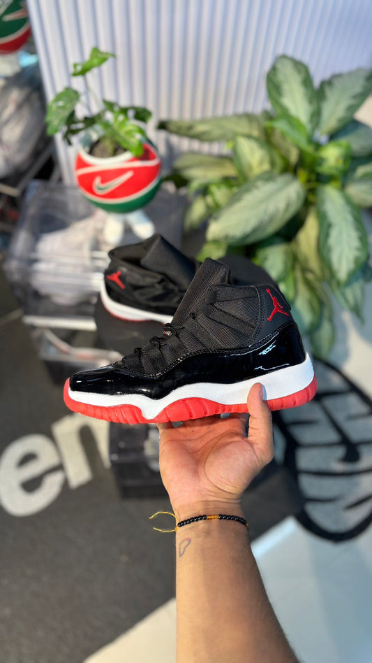 RETRO 11 NEGRO ROJO