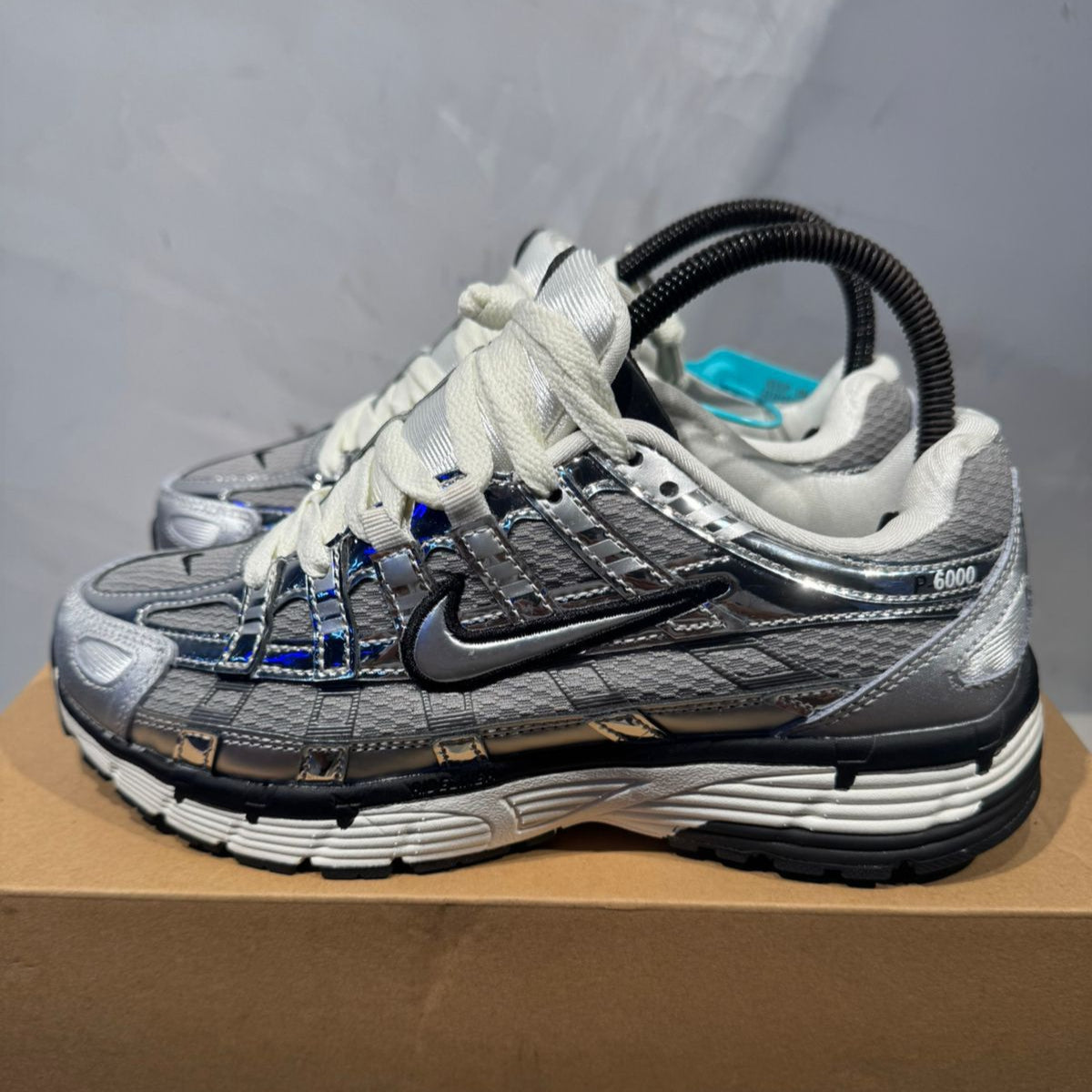 NIKE P 6000