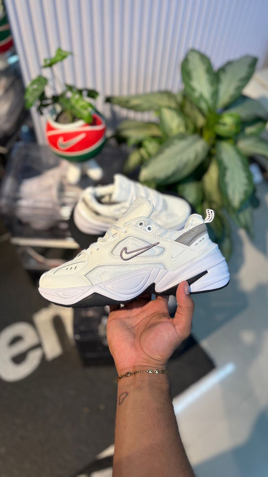 NIKE TECNO BLANCO