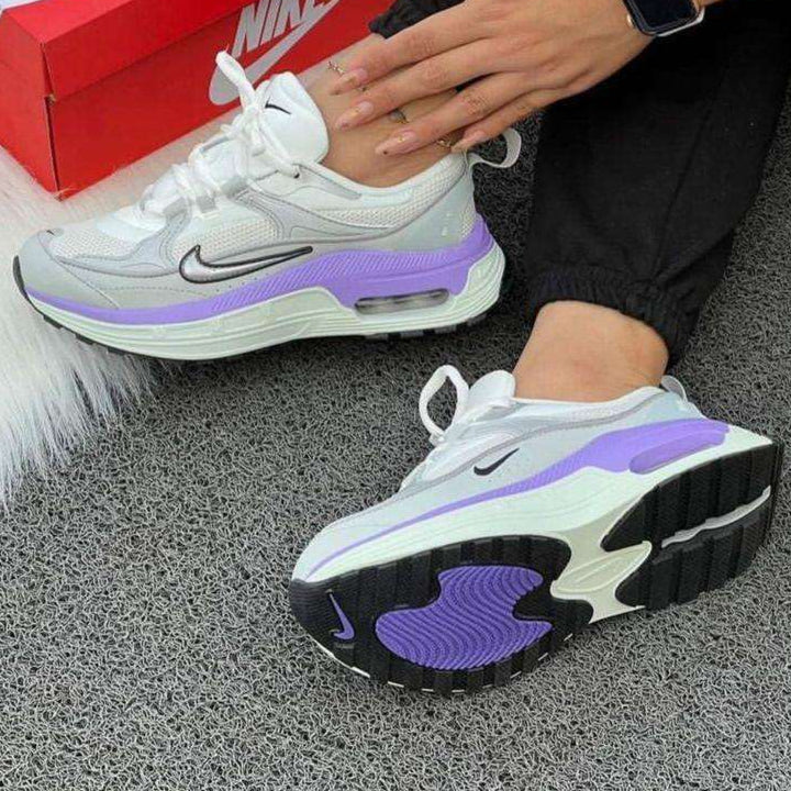 NIKE BLISS MORADO Y BLANCO