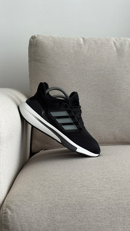 ADIDAS EQ21 NEGRO GRIS