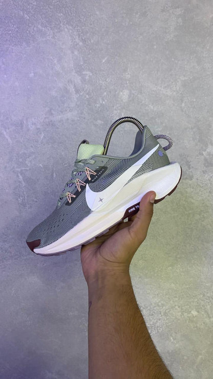 NIKE  TRAIL VERDE