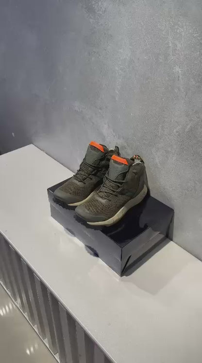 BOTA UNDER ARMOUR  VERDE MILITAR