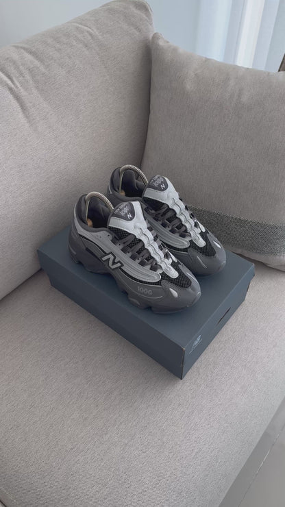 NEW BALANCE 1000 NEGRO GRIS