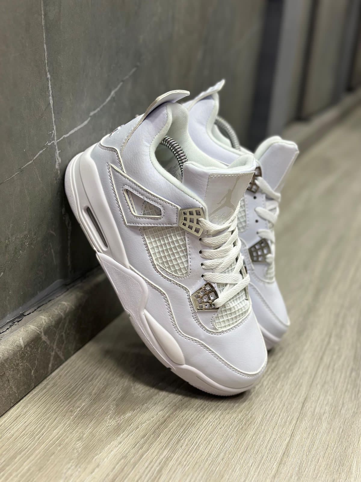 JORDAN RETRO 4 BLANCO PLATA